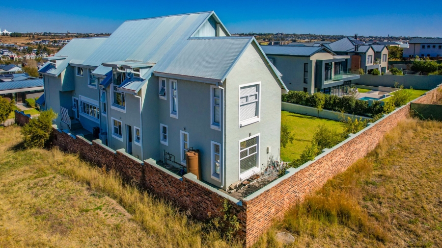 4 Bedroom Property for Sale in Waterfall Country Estate Gauteng