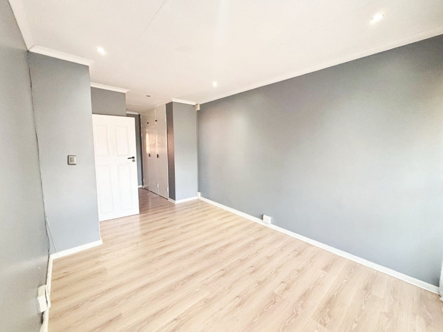 3 Bedroom Property for Sale in Wierda Park Gauteng