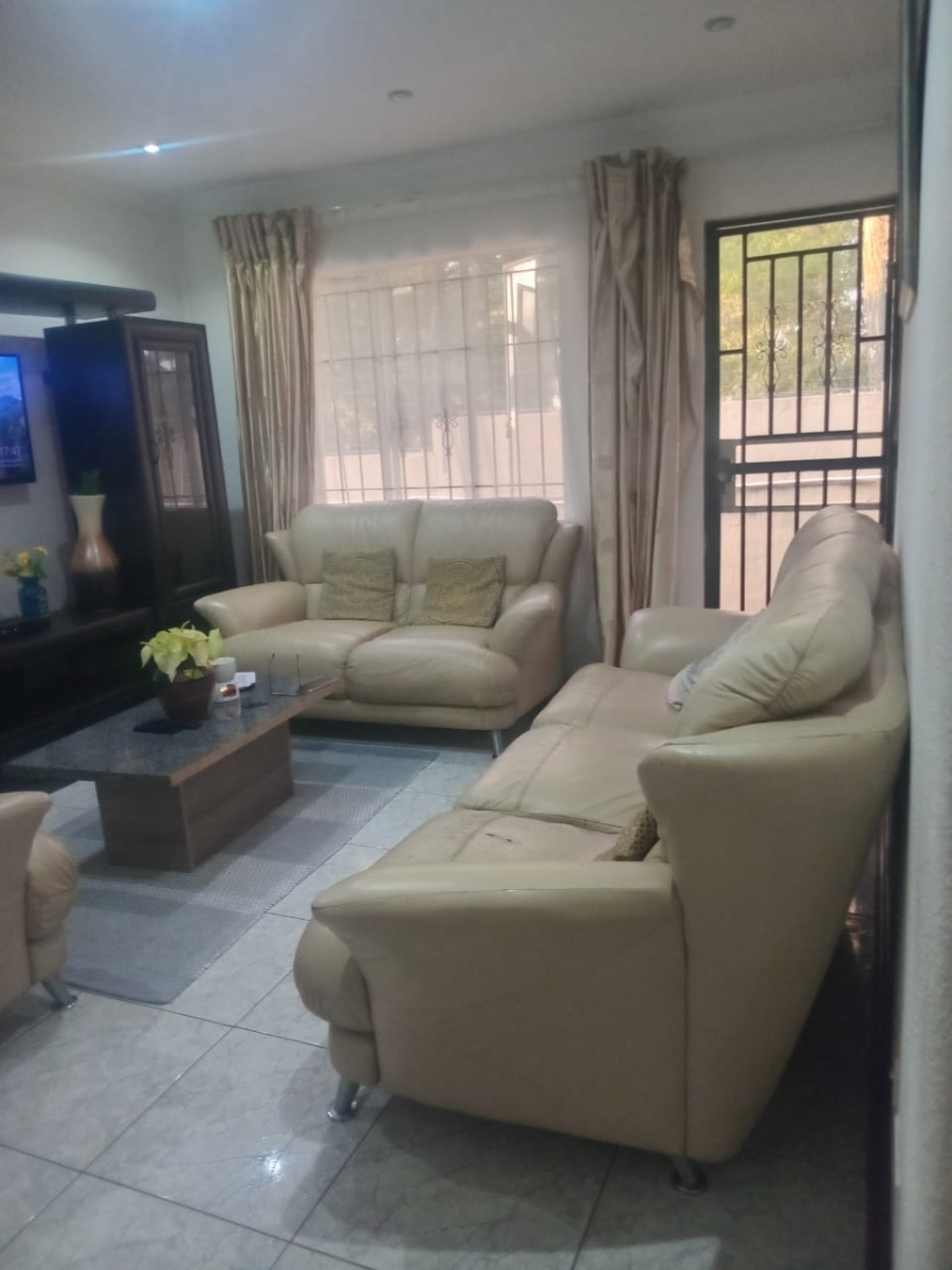 To Let 3 Bedroom Property for Rent in Evans Park Gauteng