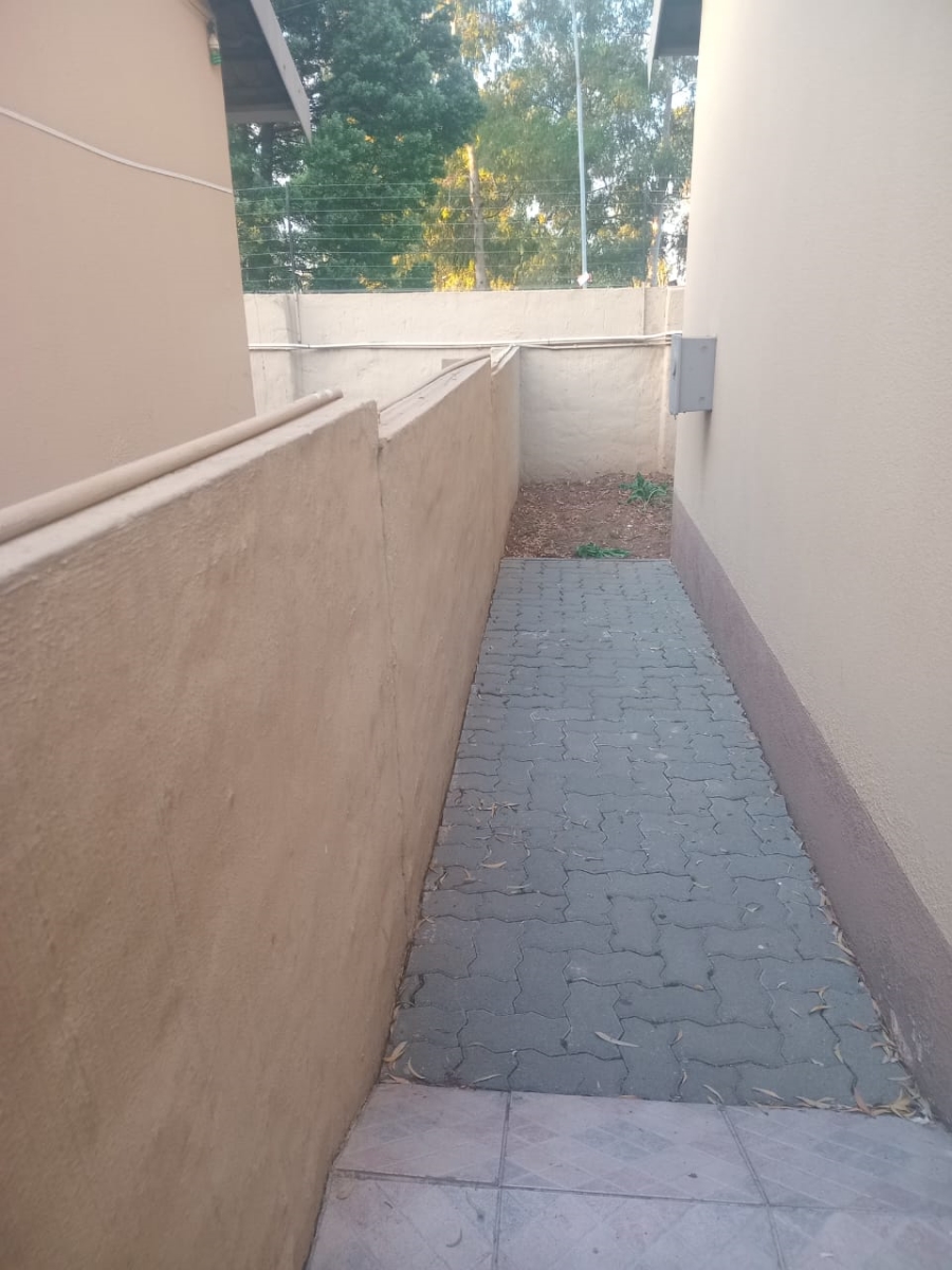 To Let 3 Bedroom Property for Rent in Evans Park Gauteng