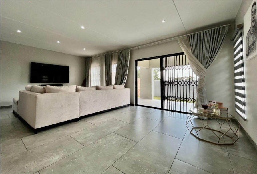  Bedroom Property for Sale in Crowthorne AH Gauteng