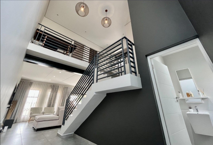  Bedroom Property for Sale in Crowthorne AH Gauteng