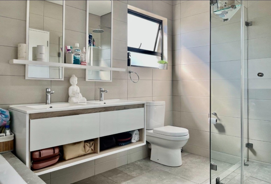  Bedroom Property for Sale in Crowthorne AH Gauteng