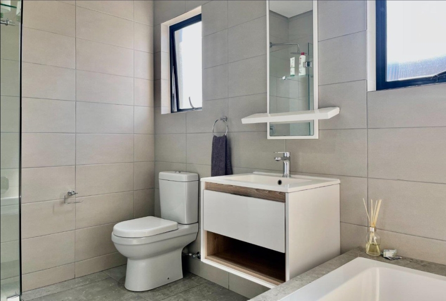  Bedroom Property for Sale in Crowthorne AH Gauteng