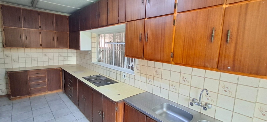 8 Bedroom Property for Sale in West Park Gauteng