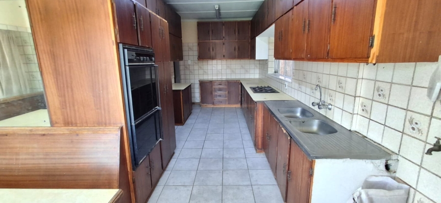 8 Bedroom Property for Sale in West Park Gauteng