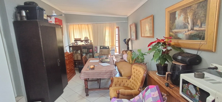 5 Bedroom Property for Sale in Pretoria Gardens Gauteng