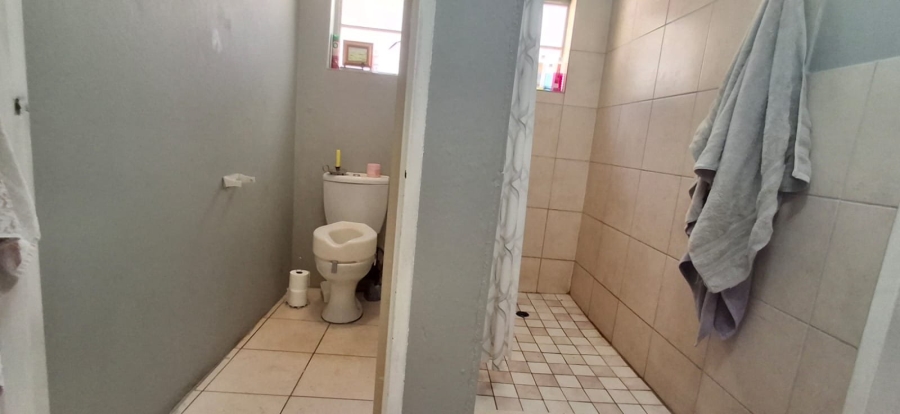 5 Bedroom Property for Sale in Pretoria Gardens Gauteng