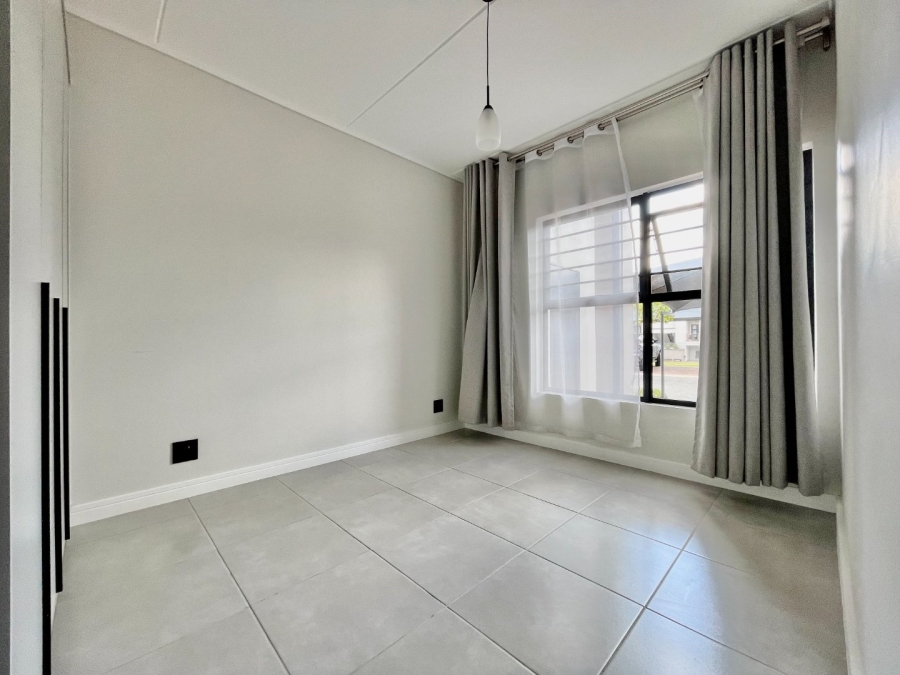 To Let 3 Bedroom Property for Rent in The Polofields Gauteng