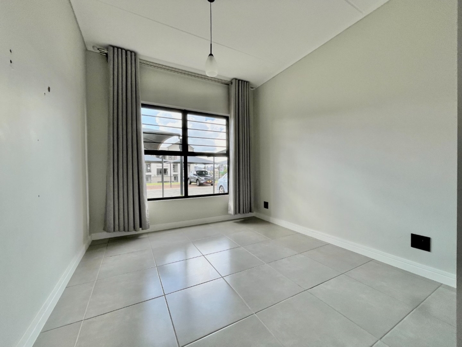 To Let 3 Bedroom Property for Rent in The Polofields Gauteng