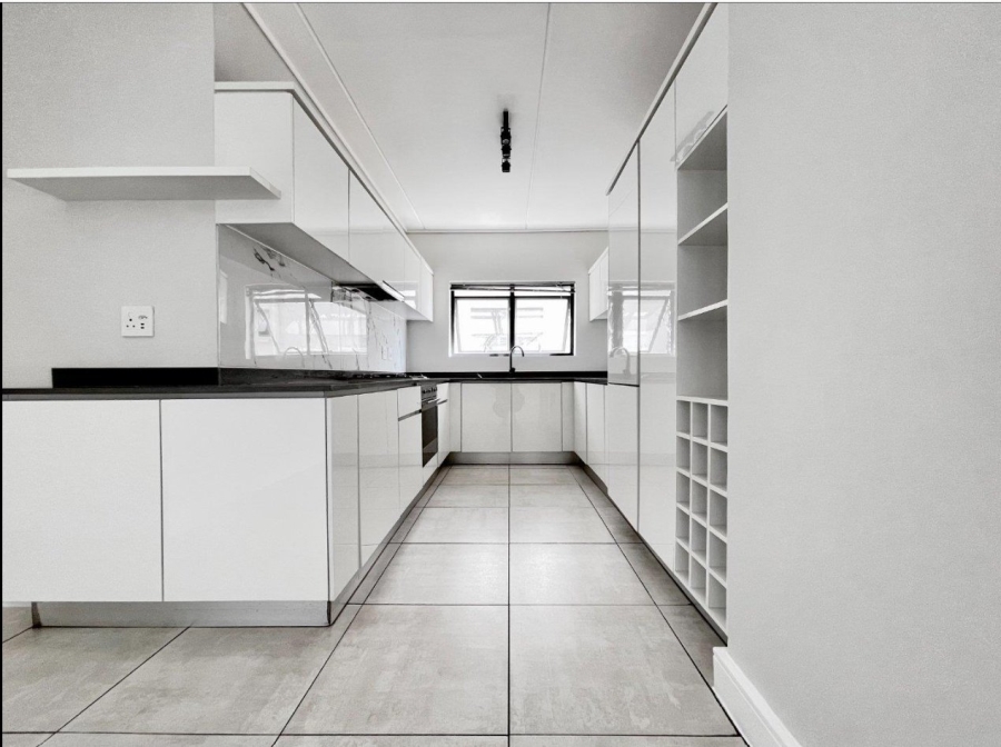 To Let 3 Bedroom Property for Rent in Waterfall Gauteng