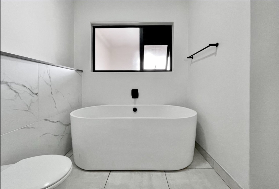 To Let 3 Bedroom Property for Rent in Waterfall Gauteng