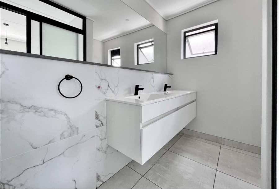 To Let 3 Bedroom Property for Rent in Waterfall Gauteng