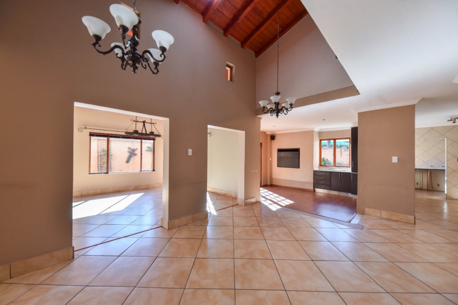 3 Bedroom Property for Sale in Faerie Glen Gauteng