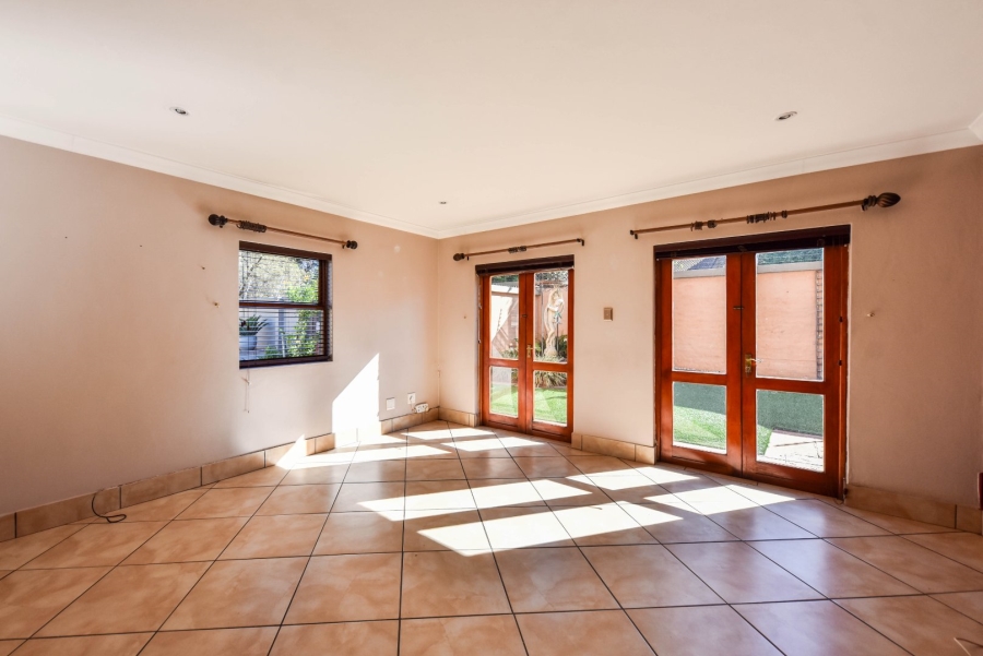 3 Bedroom Property for Sale in Faerie Glen Gauteng