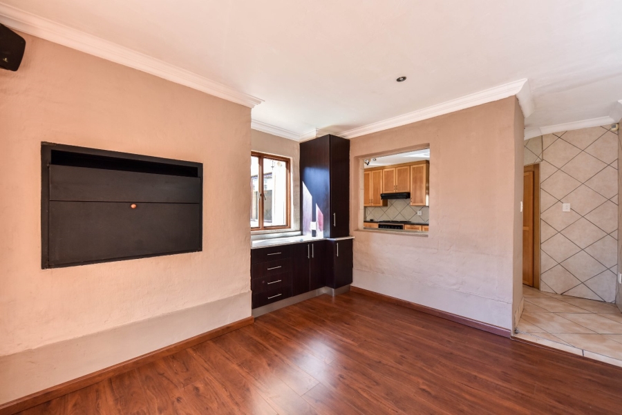 3 Bedroom Property for Sale in Faerie Glen Gauteng