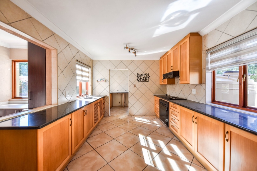 3 Bedroom Property for Sale in Faerie Glen Gauteng