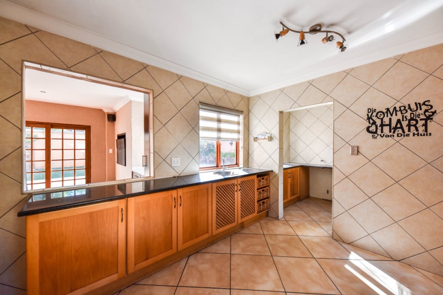3 Bedroom Property for Sale in Faerie Glen Gauteng