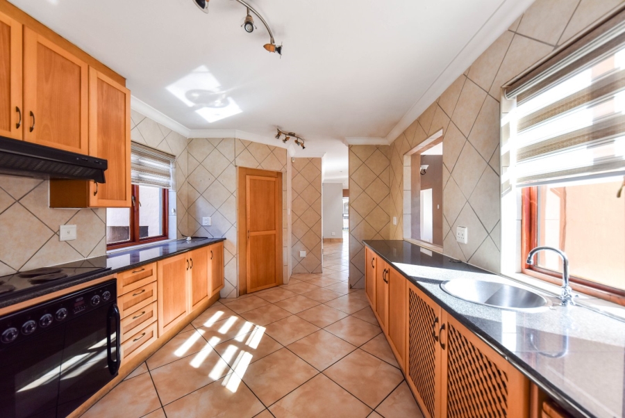 3 Bedroom Property for Sale in Faerie Glen Gauteng