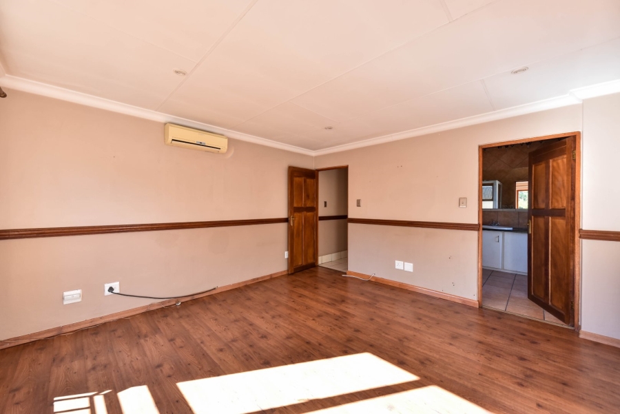3 Bedroom Property for Sale in Faerie Glen Gauteng