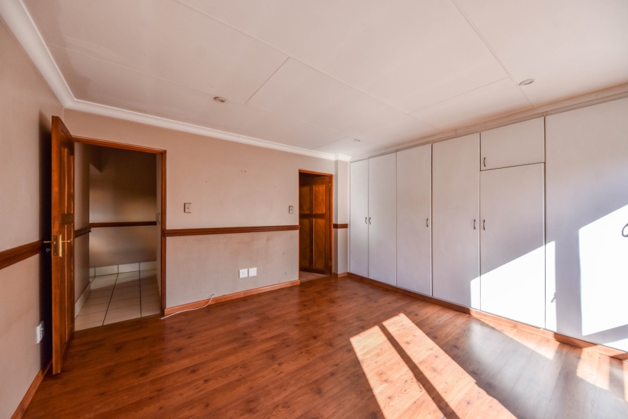 3 Bedroom Property for Sale in Faerie Glen Gauteng