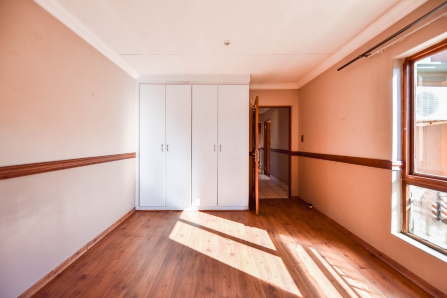3 Bedroom Property for Sale in Faerie Glen Gauteng