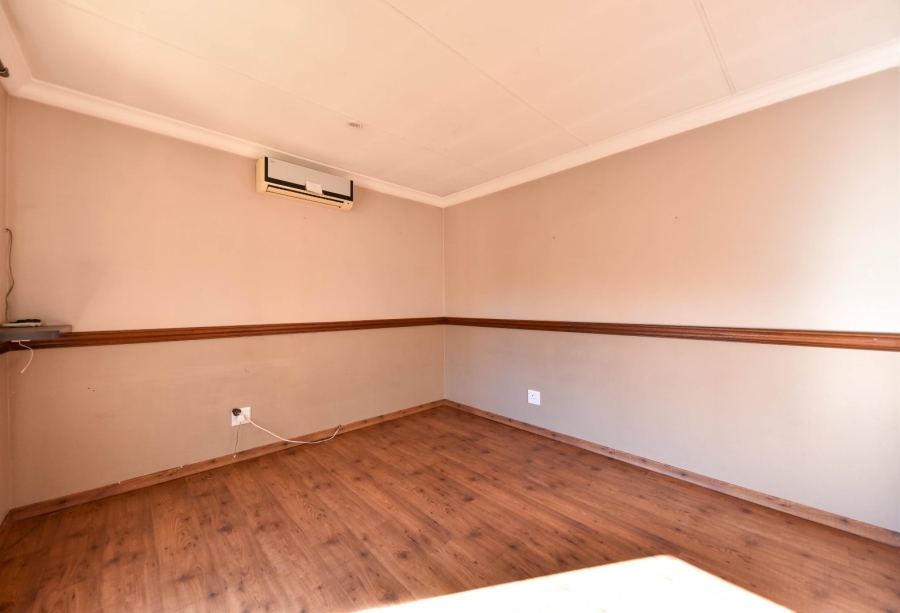 3 Bedroom Property for Sale in Faerie Glen Gauteng