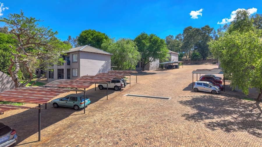 2 Bedroom Property for Sale in Wilgeheuwel Gauteng