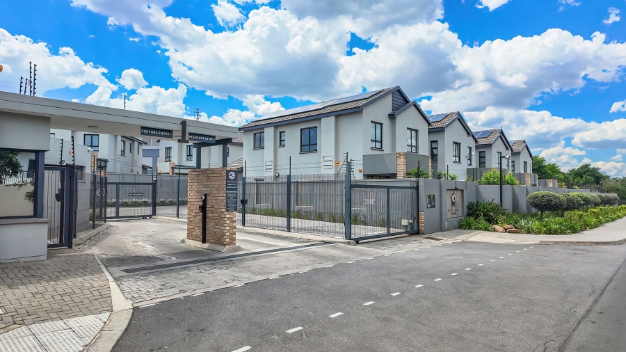 2 Bedroom Property for Sale in Wilgeheuwel Gauteng