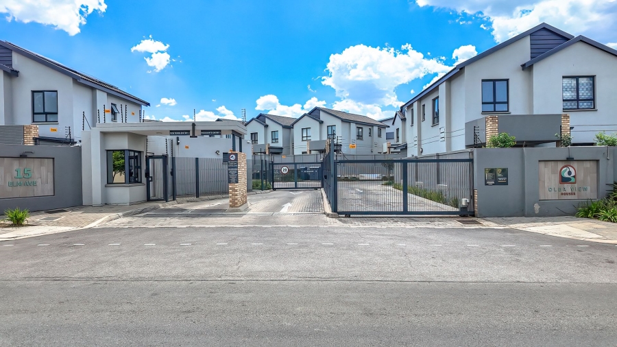 2 Bedroom Property for Sale in Wilgeheuwel Gauteng
