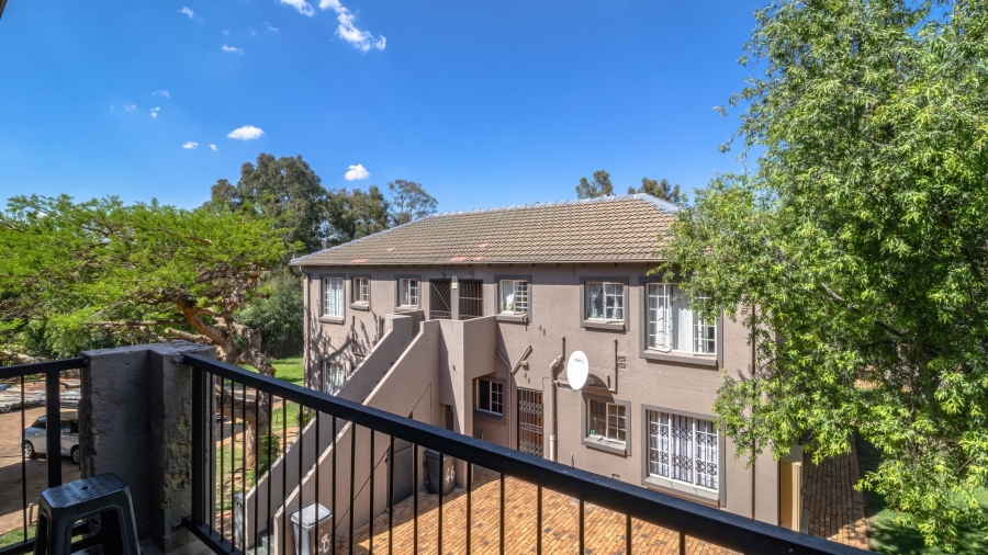 2 Bedroom Property for Sale in Wilgeheuwel Gauteng