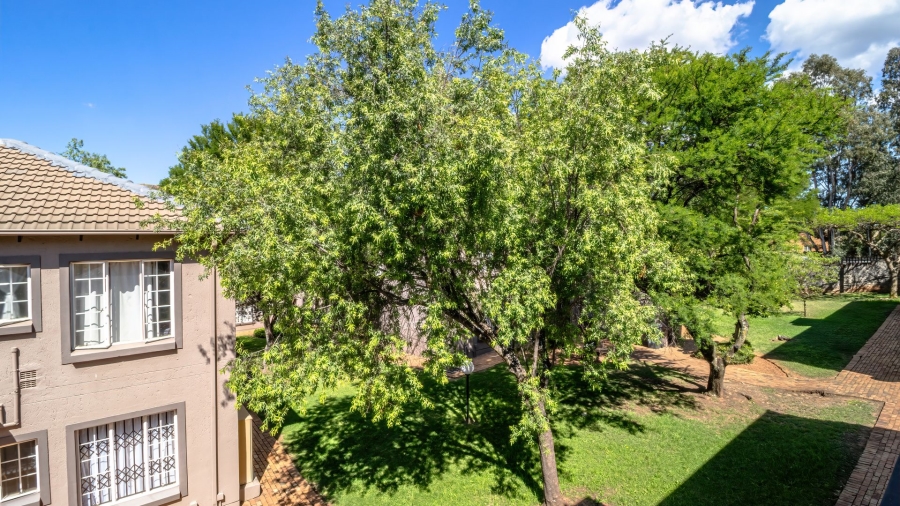 2 Bedroom Property for Sale in Wilgeheuwel Gauteng