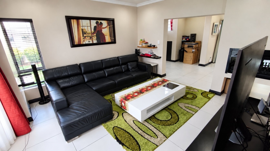 3 Bedroom Property for Sale in Amberfield Gauteng