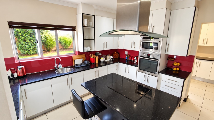 3 Bedroom Property for Sale in Amberfield Gauteng