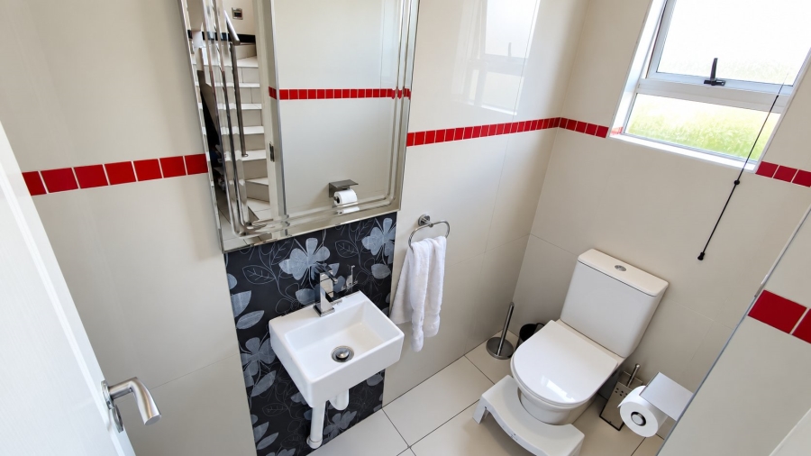 3 Bedroom Property for Sale in Amberfield Gauteng