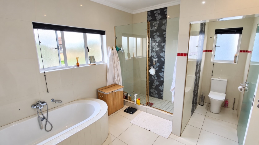 3 Bedroom Property for Sale in Amberfield Gauteng