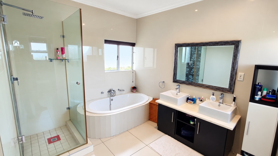 3 Bedroom Property for Sale in Amberfield Gauteng
