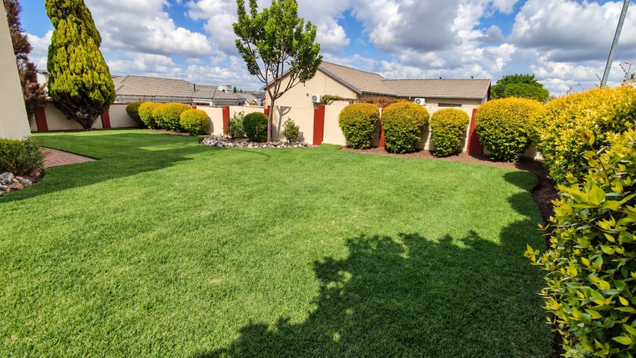 3 Bedroom Property for Sale in Amberfield Gauteng