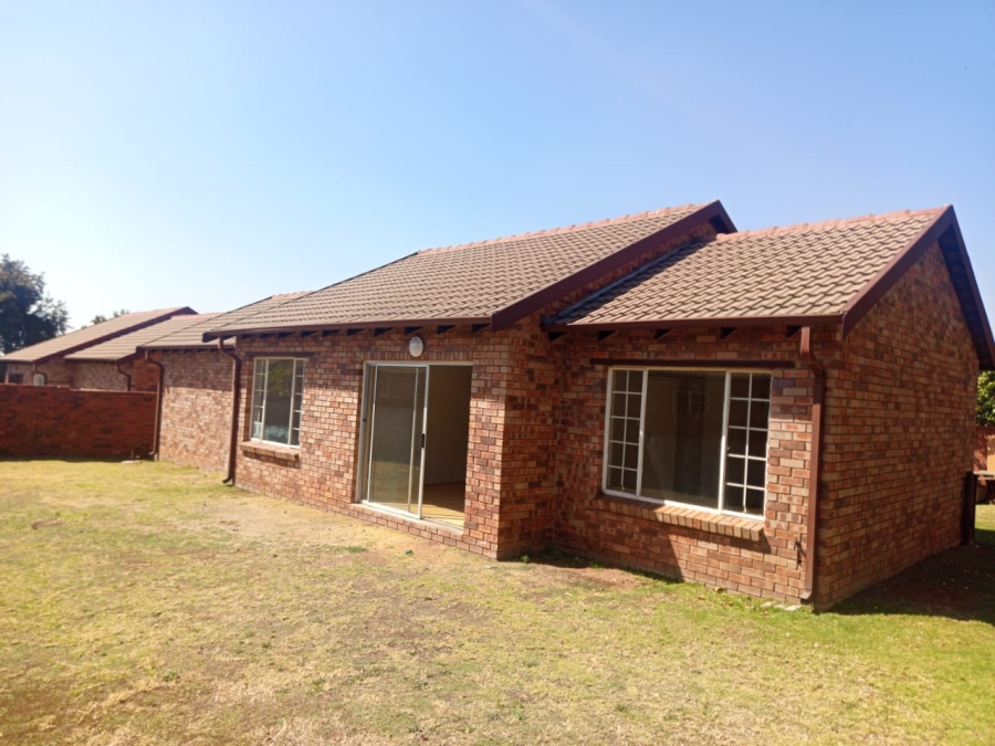 3 Bedroom Property for Sale in Noordwyk Gauteng