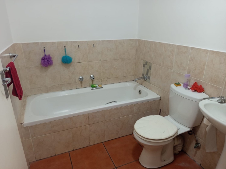 3 Bedroom Property for Sale in Noordwyk Gauteng
