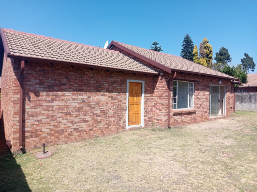 3 Bedroom Property for Sale in Noordwyk Gauteng