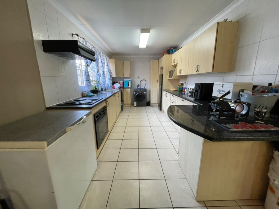 4 Bedroom Property for Sale in Florida Park Gauteng