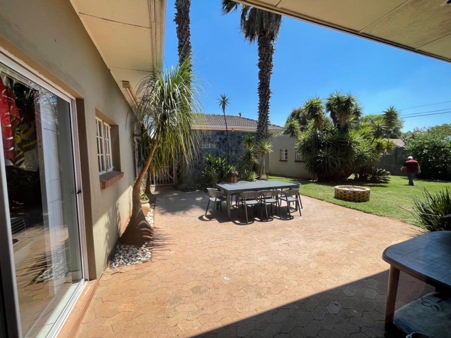 4 Bedroom Property for Sale in Florida Park Gauteng