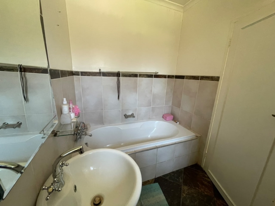 4 Bedroom Property for Sale in Florida Park Gauteng