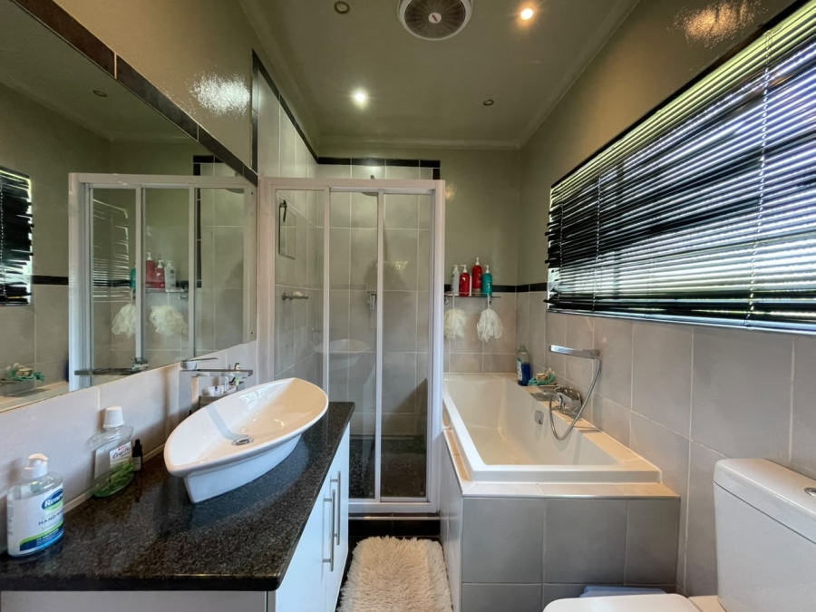 4 Bedroom Property for Sale in Florida Park Gauteng