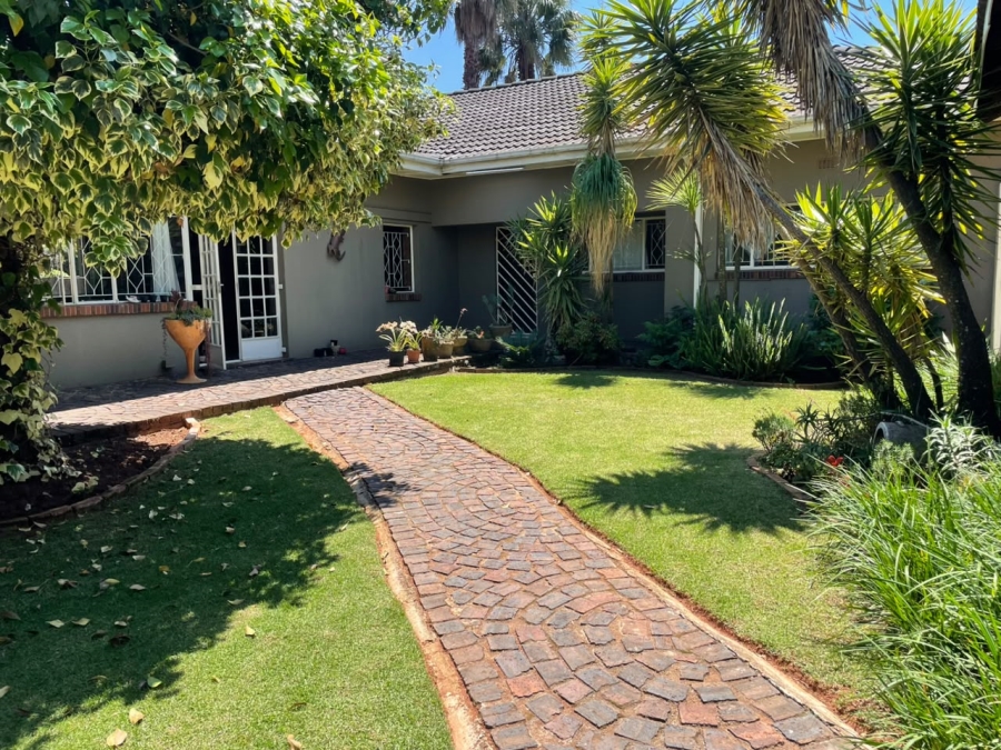 4 Bedroom Property for Sale in Florida Park Gauteng