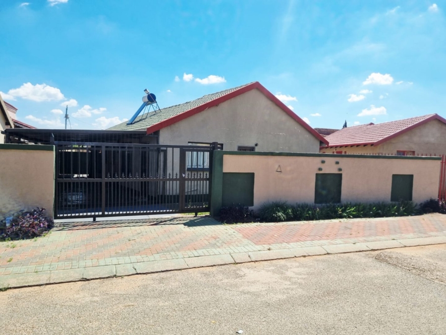 3 Bedroom Property for Sale in Vosloorus Gauteng
