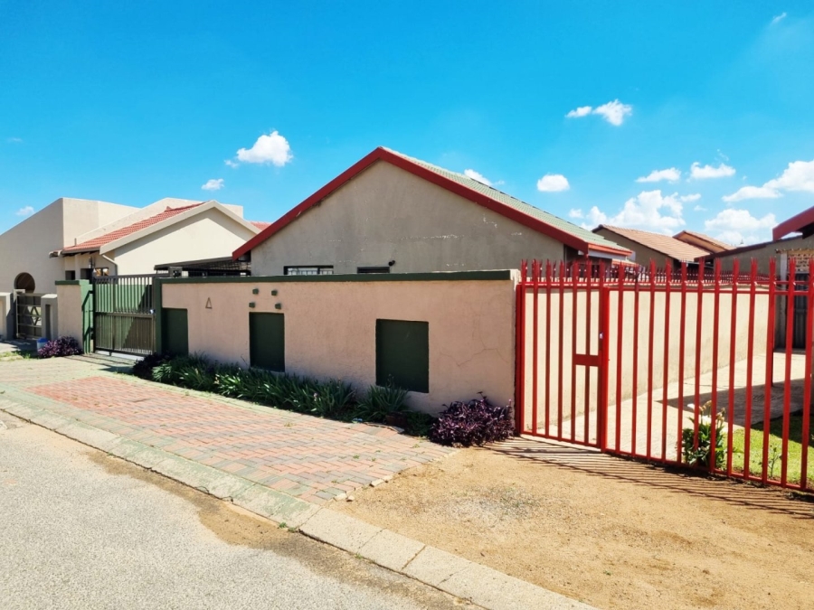 3 Bedroom Property for Sale in Vosloorus Gauteng