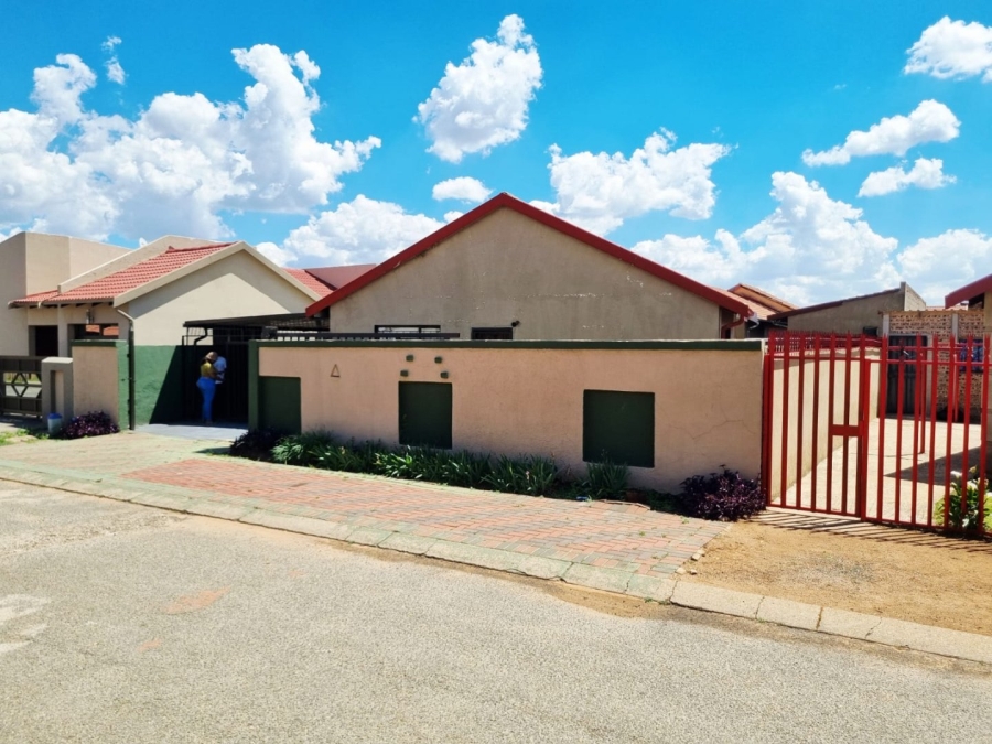 3 Bedroom Property for Sale in Vosloorus Gauteng