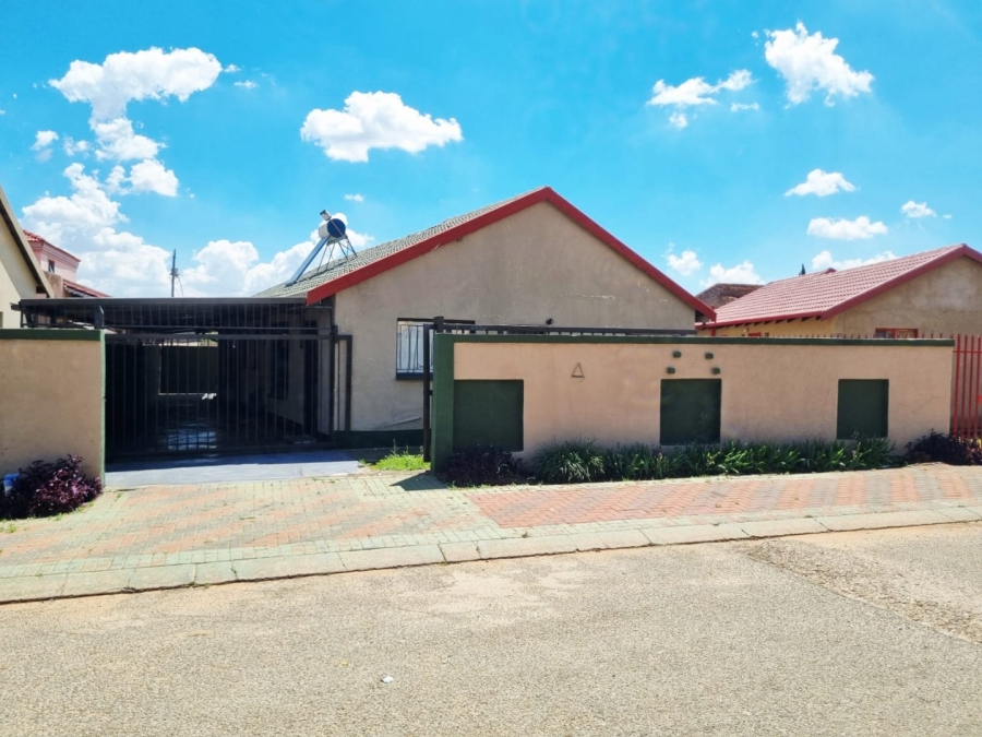 3 Bedroom Property for Sale in Vosloorus Gauteng